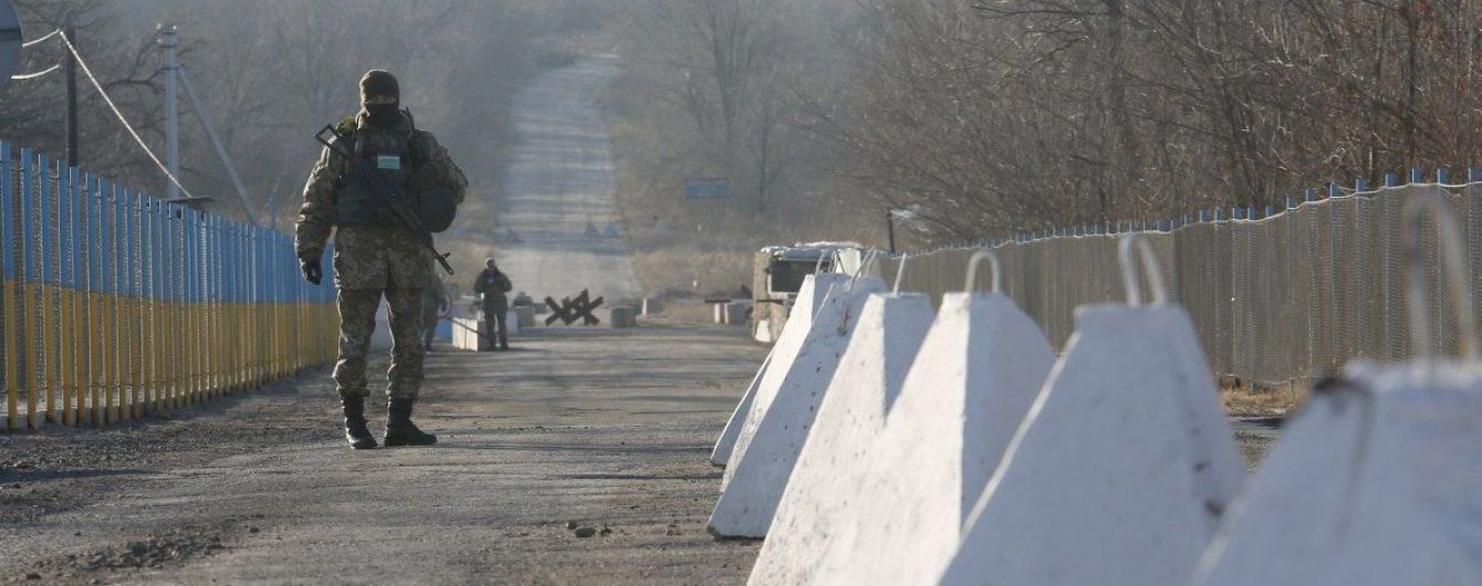 Українських журналістів не пускають у зону відведення військ на Донбасі