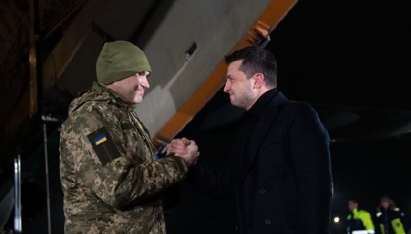 Міняємо людей на &laquo;бандитів&raquo;. Обмін полоненими в тижневиках і новинах українських телеканалів