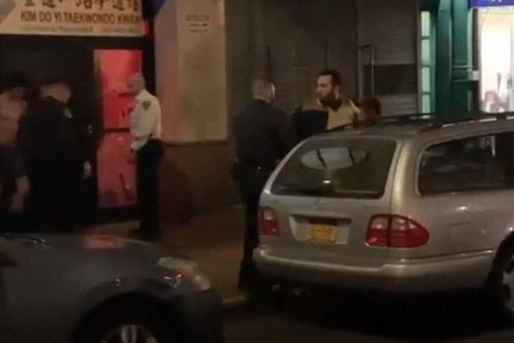 У Нью-Йорку затримали журналіста, який на вулиці знімав арешт