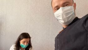 Журналісти ZIK пробралися в санаторій з евакуйованими з Китаю та роблять прямі включення