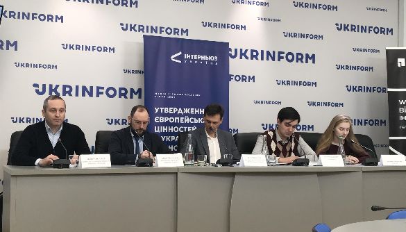 Законопроєкти про дезінформацію й про медіа потребують доопрацювання – експертне дослідження «Інтерньюз-Україна»