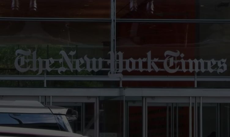 Штаб Трампа подав до суду проти The New York Times через матеріал про втручання РФ у вибори