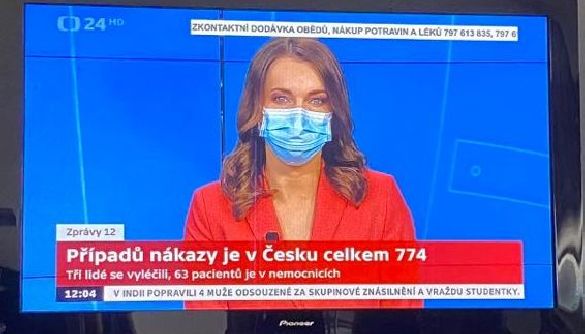 У Чехії ведучі деяких телеканалів виходять в ефір у медичних масках