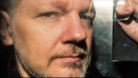 Суд погодився відкласти слухання в справі про екстрадицію засновника WikiLeaks до США
