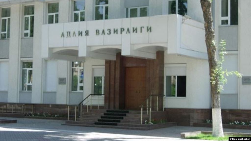 Узбекистан звинуватив російські ЗМІ в пропаганді та провокаціях через висвітлення законопроєкту про мову