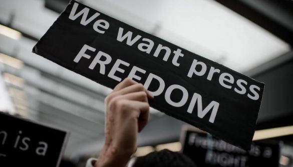 Євросоюз стурбований, що держави використовують пандемію як привід для обмеження свободи преси