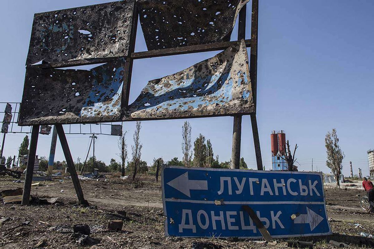 Українців у питанні окупації Донбасу найбільше цікавить військова присутність Росії – дослідження