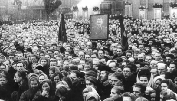 Як слуги народу ховали «батька народів» Як слуги народу ховали «батька народів»