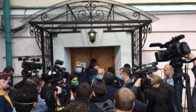 Під час штурму музею Гончара постраждала журналістка Прямого каналу