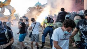 Проросійські ЗМІ поширюють фейки про причетність України до протестів у Сербії - посольство