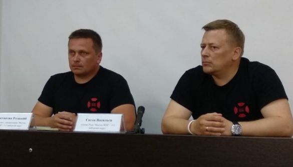 Затримані в Білорусі журналісти Костянтин Рєуцький і Євген Васильєв прибули в Україну