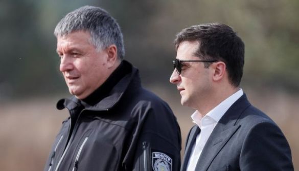 Захист підозрюваних у вбивстві Шеремета хоче допитати у суді Зеленського та Авакова