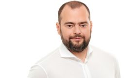 Рекламу та спонсорство на каналах StarLightMedia продаватиме новий сейлзхаус. Він оголосив умови