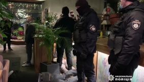 У Києві вдарили журналіста, який висвітлював діяльність ресторану під час карантину вихідного дня