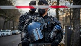 У Франції хочуть заборонити публікувати фото та імена поліцейських у медіа