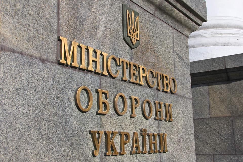 Міністр оборони планує зустрітися з журналістом Бутусовим 19 грудня