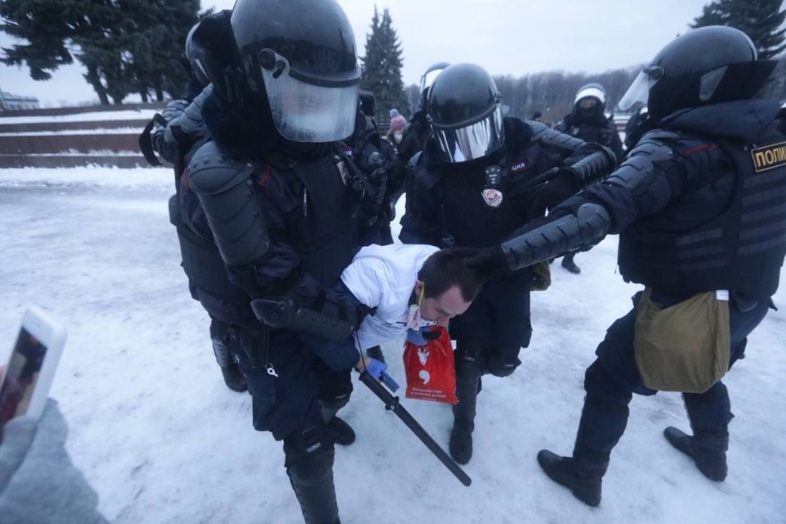 У Росії під час мітингів за Навального затримали щонайменше 20 журналістів