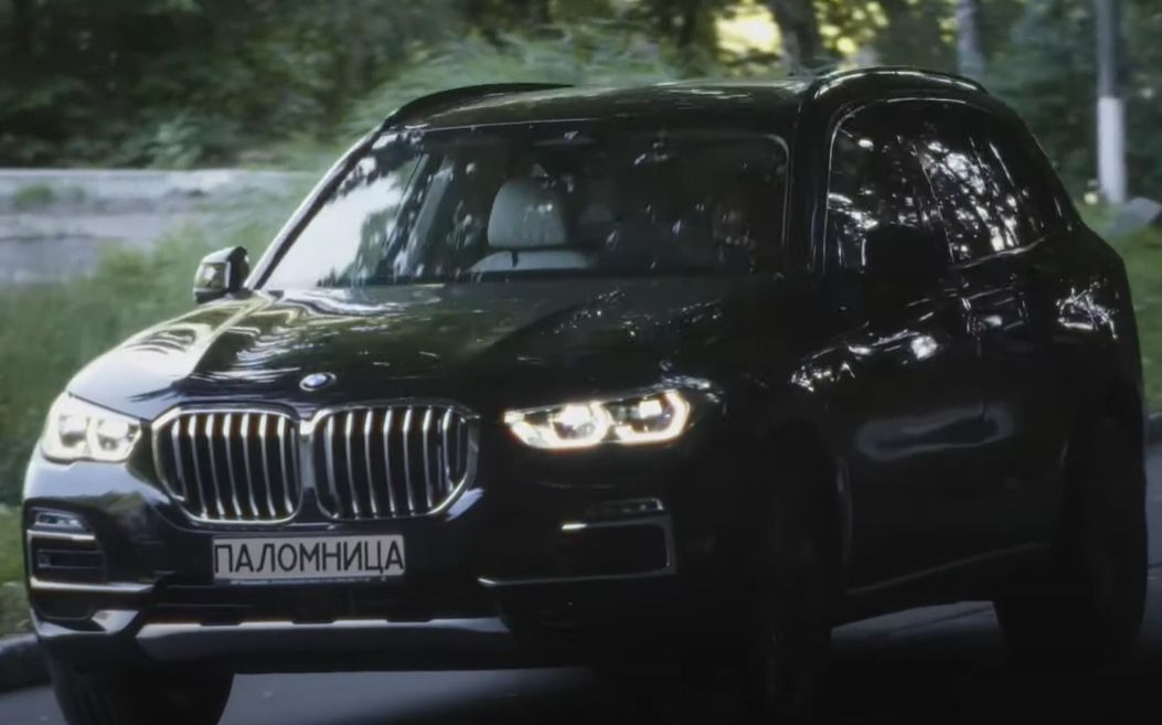 «Паломниця» на BMW: Оксана Марченко анонсувала вихід проєкту «в жанрі авторського кіно»