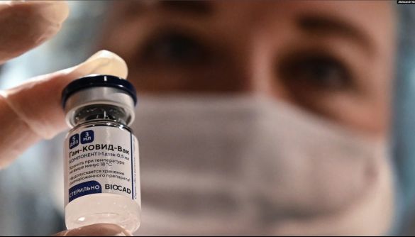 &laquo;Обратная сторона пропаганды&raquo;: Рунет о неверии россиян в вирус и нежелании прививаться