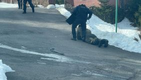 Журналісти &laquo;Схем&raquo; опублікували ексклюзивні світлини обшуків у маєтку Медведчука на Закарпатті