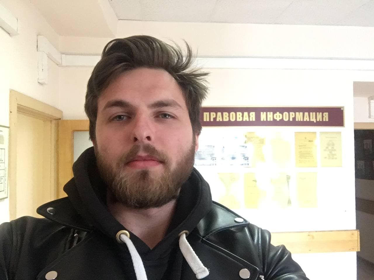 У Росії кореспондента «Дождя» затримали через участь в акції на підтримку Навального, на якій він працював як репортер