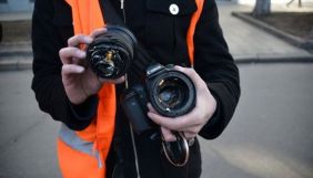 У Львові напали на журналістів та пошкодили їм камеру