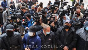 Журналісти поскаржилися поліції на перешкоджання під судом, де обирають запобіжний захід Медведчуку