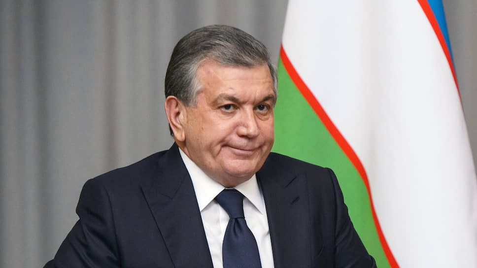 Влада Узбекистану зобов'язала держоргани й банки перерахувати сотні тисяч доларів для пропаганди реформ президента, – «Озодлик Радиоси»