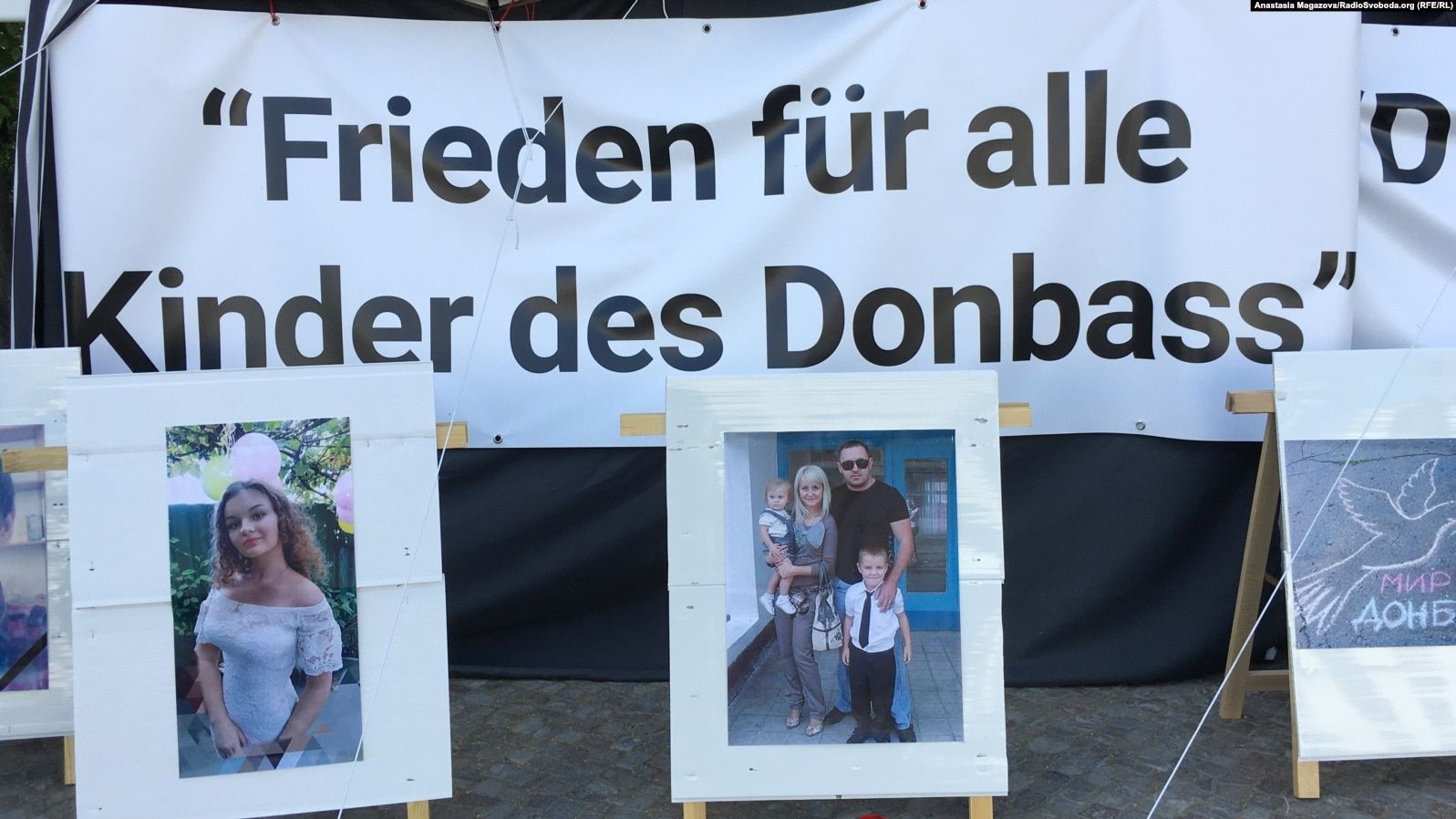 «Детей Донбасса убила украинская армия»: пропаганда Кремля обманывает европейцев прямо в центре Берлина