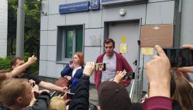 &laquo;Вони досягли своєї мети&raquo;. У Москві відпустили з допиту головреда The Insider Доброхотова. Він розповів про причини обшуку (ВІДЕО)