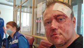 У Росії глава союзу десантників напав на журналіста в красноярському виборчкомі. Вони обоє балотуються в Держдуму РФ