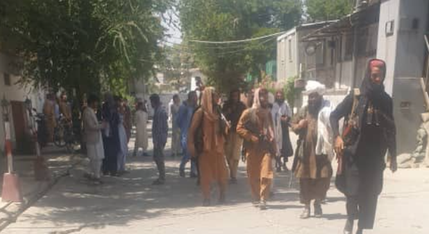 Бойовики «Талібану» захопили офіс основного новинного телеканалу Афганістану TOLOnews