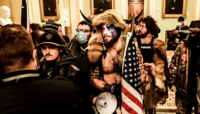 &laquo;Шаман&raquo; конспірологічного руху QAnon визнав провину за штурм Капітолію і більше не вірить у Дональда Трампа