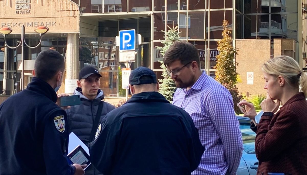 Київська поліція відкрила провадження за фактом нападу на журналістів &laquo;Схем&raquo; в &laquo;Укрексімбанку&raquo;