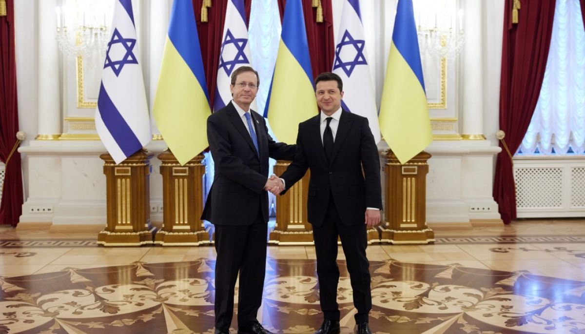 Прямий канал повідомив про відмову в акредитації на захід за участю Зеленського