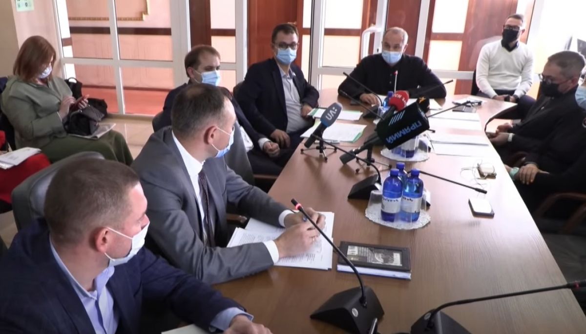 Комітет з питань свободи слова засудив напад на «Схеми» та заслухав представників поліції