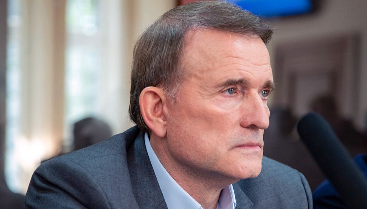 Медведчуку вручили клопотання про взяття під варту з альтернативою застави в 1 млрд грн