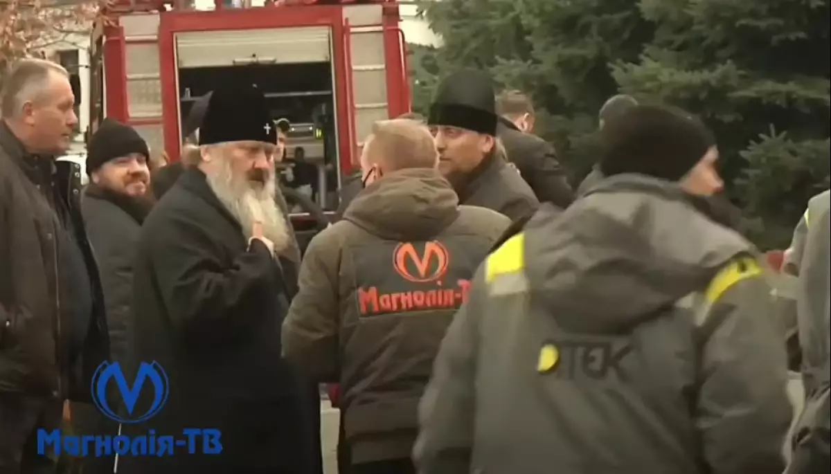 У Києво-Печерській лаврі виник конфлікт між журналістами «Магнолія-ТБ» та «братами» намісника Павла (ВІДЕО)