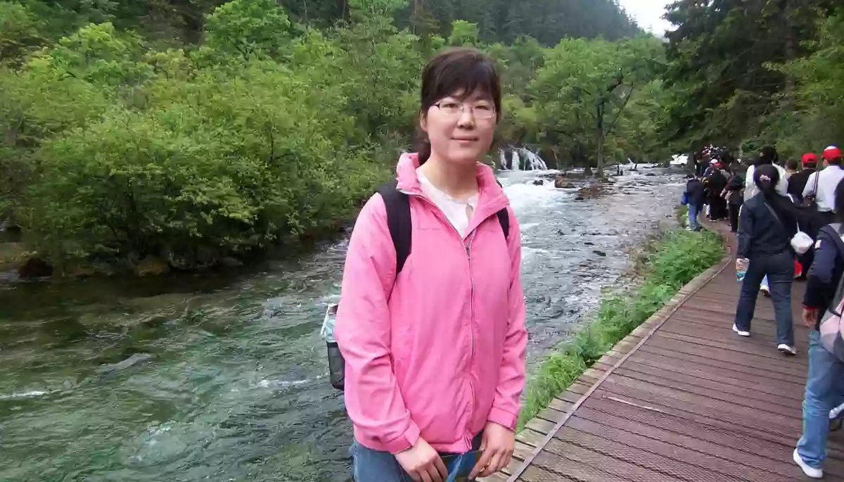 Китайська журналістка, якій дали 4 роки тюрми за стріми з Уханя під час спалаху коронавірусу, у тяжкому стані