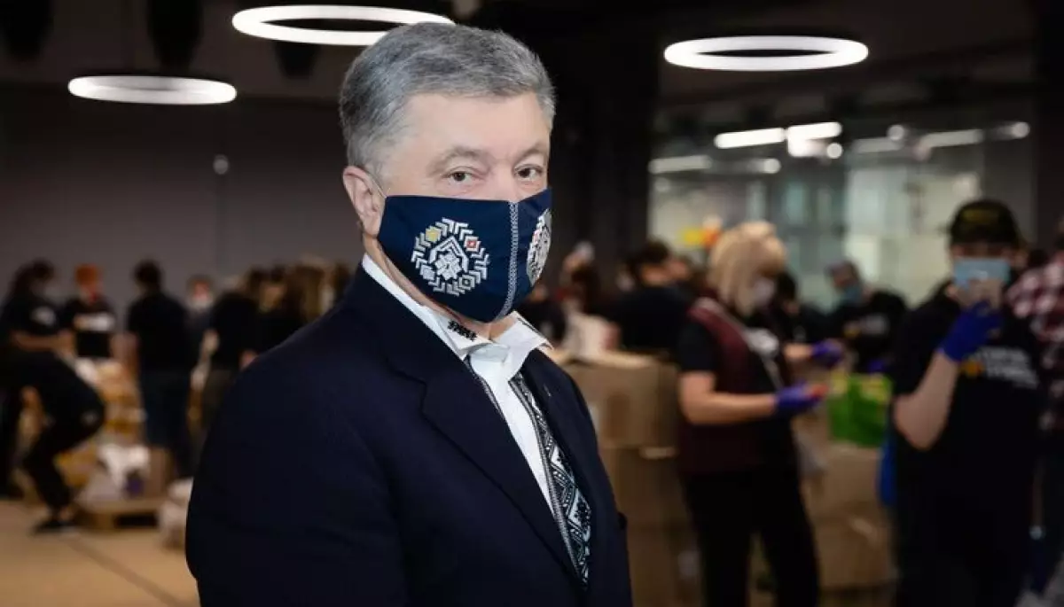 Серед нових співвласників Прямого і 5 каналу &mdash; Сюмар, Геращенко, Цеголко, Губіна, Мжельський і Фріз. 10% належать юрособам каналів