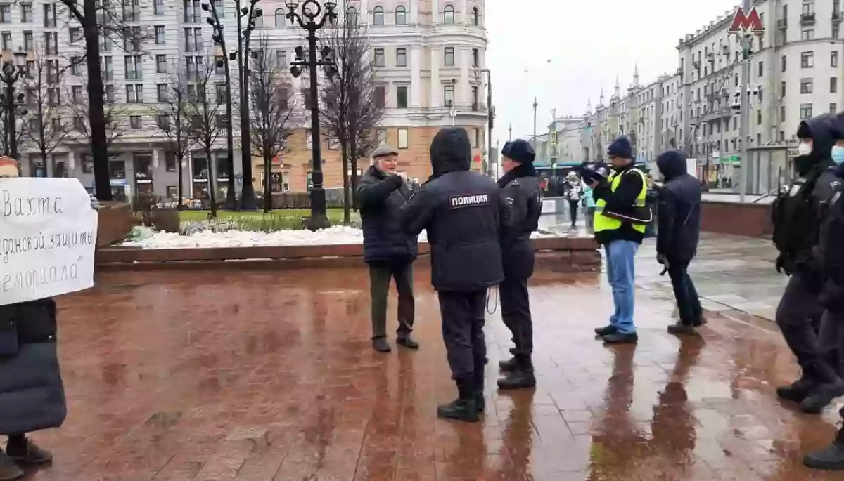 Російську журналістку Івлєву оштрафували на $2000 за одиночний пікет (ВІДЕО)
