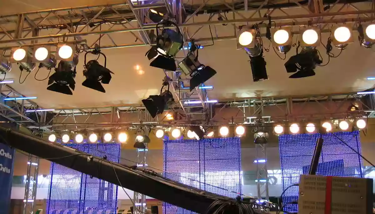 &laquo;Дом&raquo; та &laquo;UATV&raquo; купили телевізійну апаратуру за суттєво завищеною ціною &ndash; &laquo;Наші гроші&raquo;