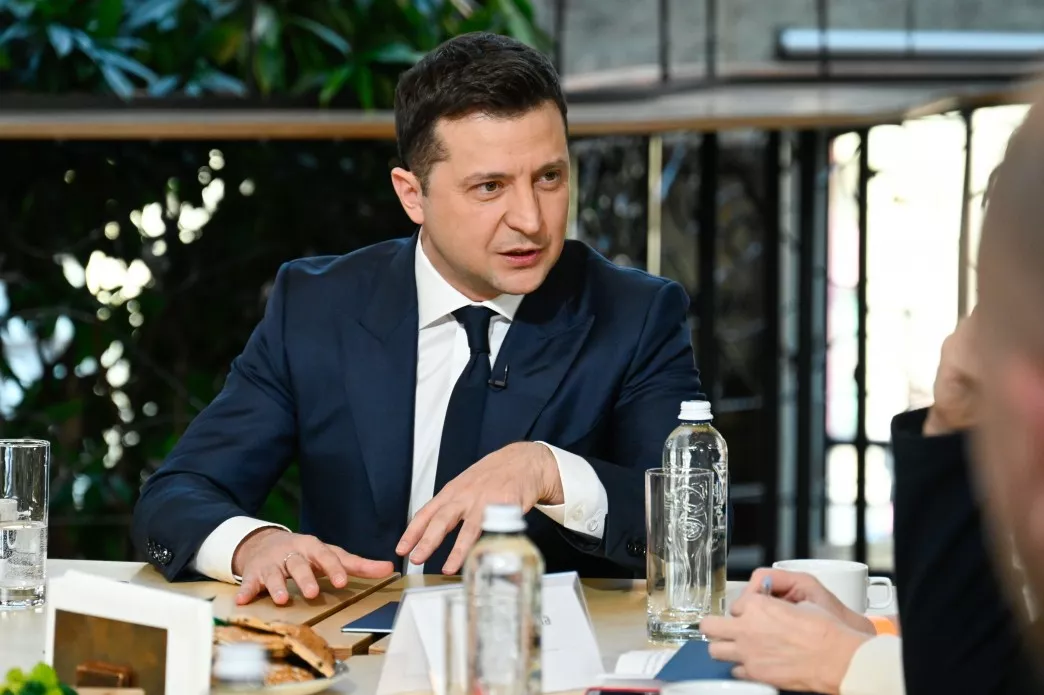 Війна проти президента, сором за «вагнергейт» та суперечки з журналістами. Головне з пресмарафону Зеленського