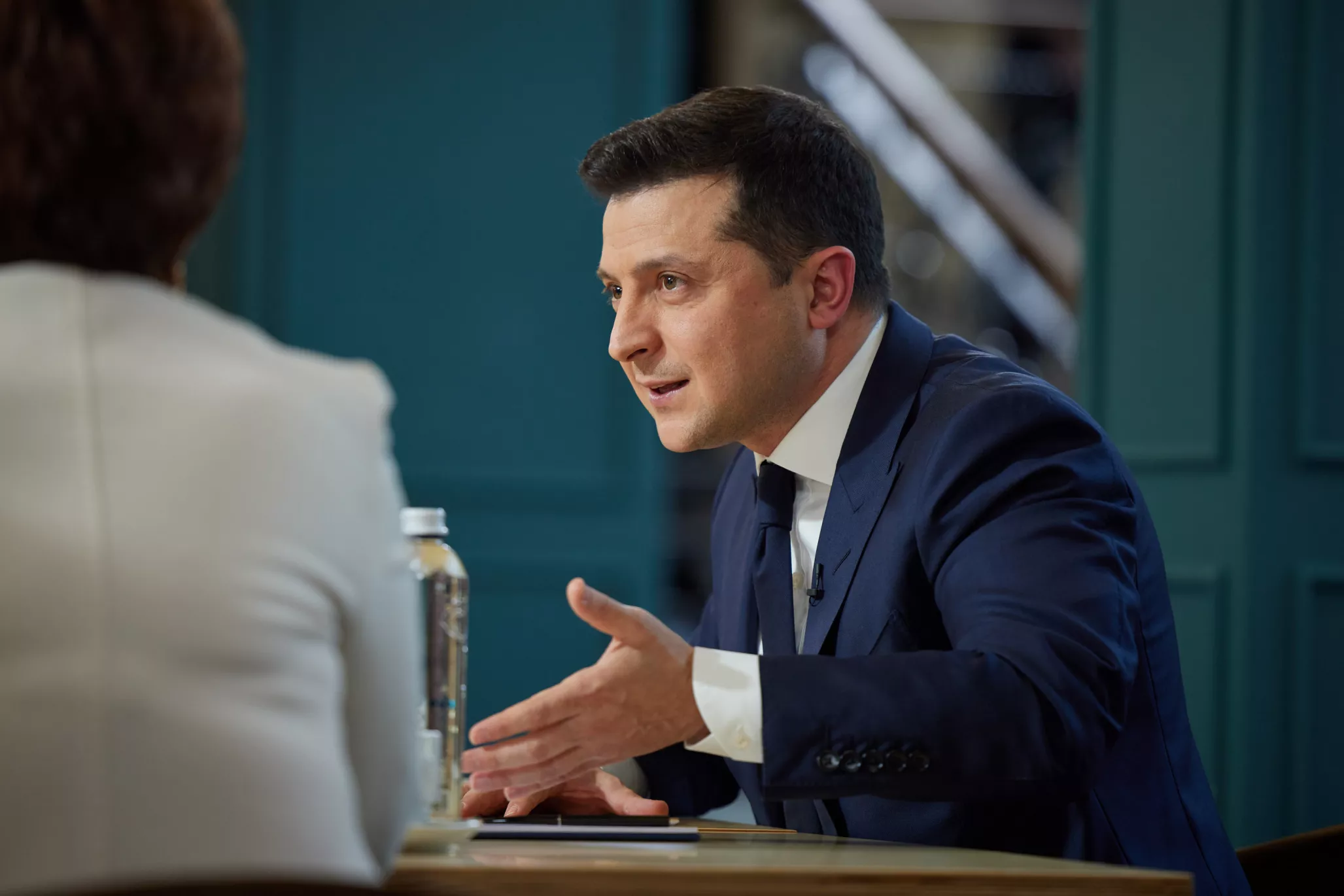 Зеленський відповів на петицію Стерненка про обмеження на в&rsquo;їзд в Україну для росіян