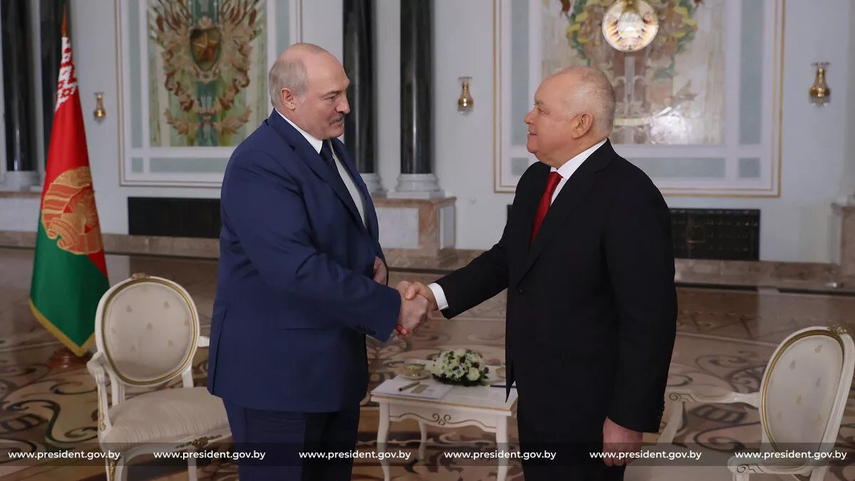 Лукашенко назвав Крим де-факто і де-юре російським