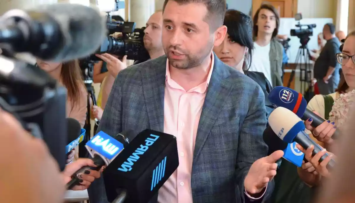 СБУ оприлюднить цікаві новини щодо «підготовки держперевороту» – Арахамія