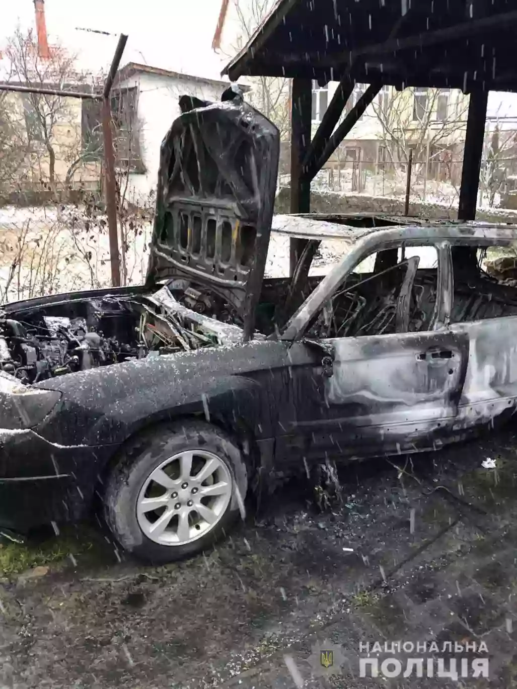 В Ужгороді згоріли два автомобілі журналіста Павла Білецького (ВІДЕО, ФОТО)