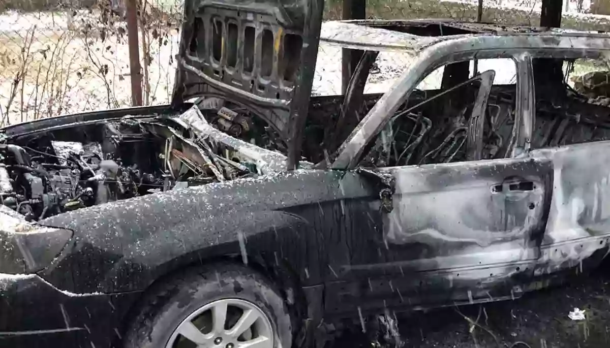 В Ужгороді згоріли два автомобілі журналіста Павла Білецького (ВІДЕО, ФОТО)