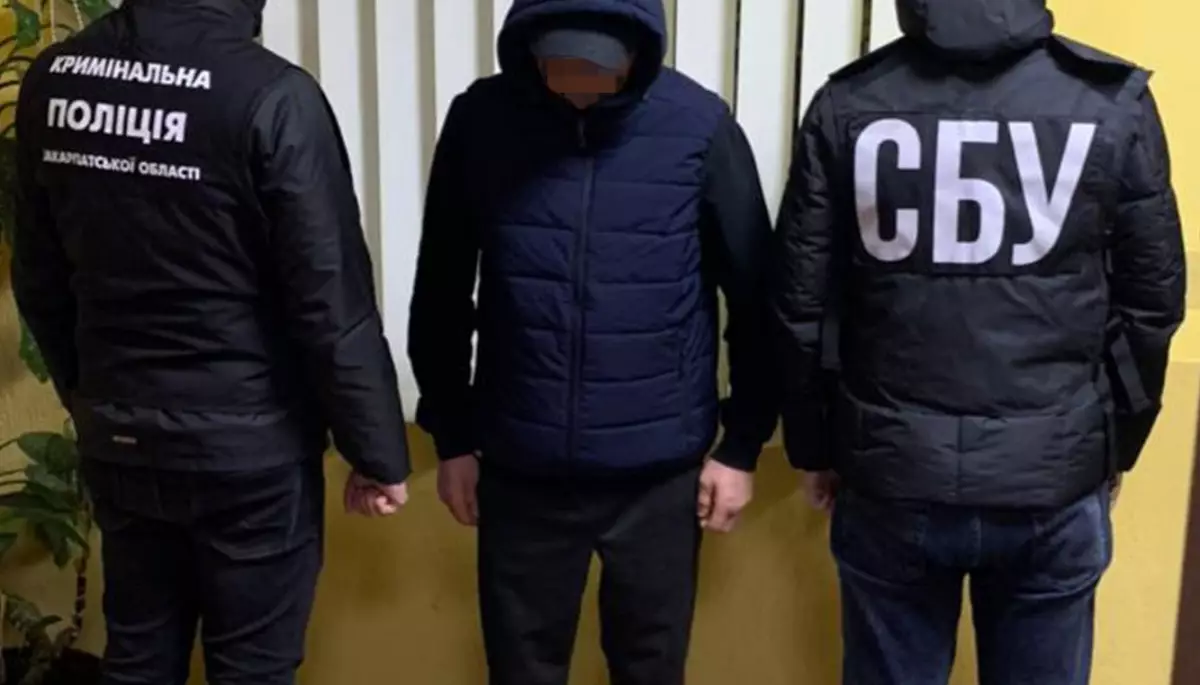 СБУ затримала підозрюваного у підпалі автомобілів ужгородського журналіста