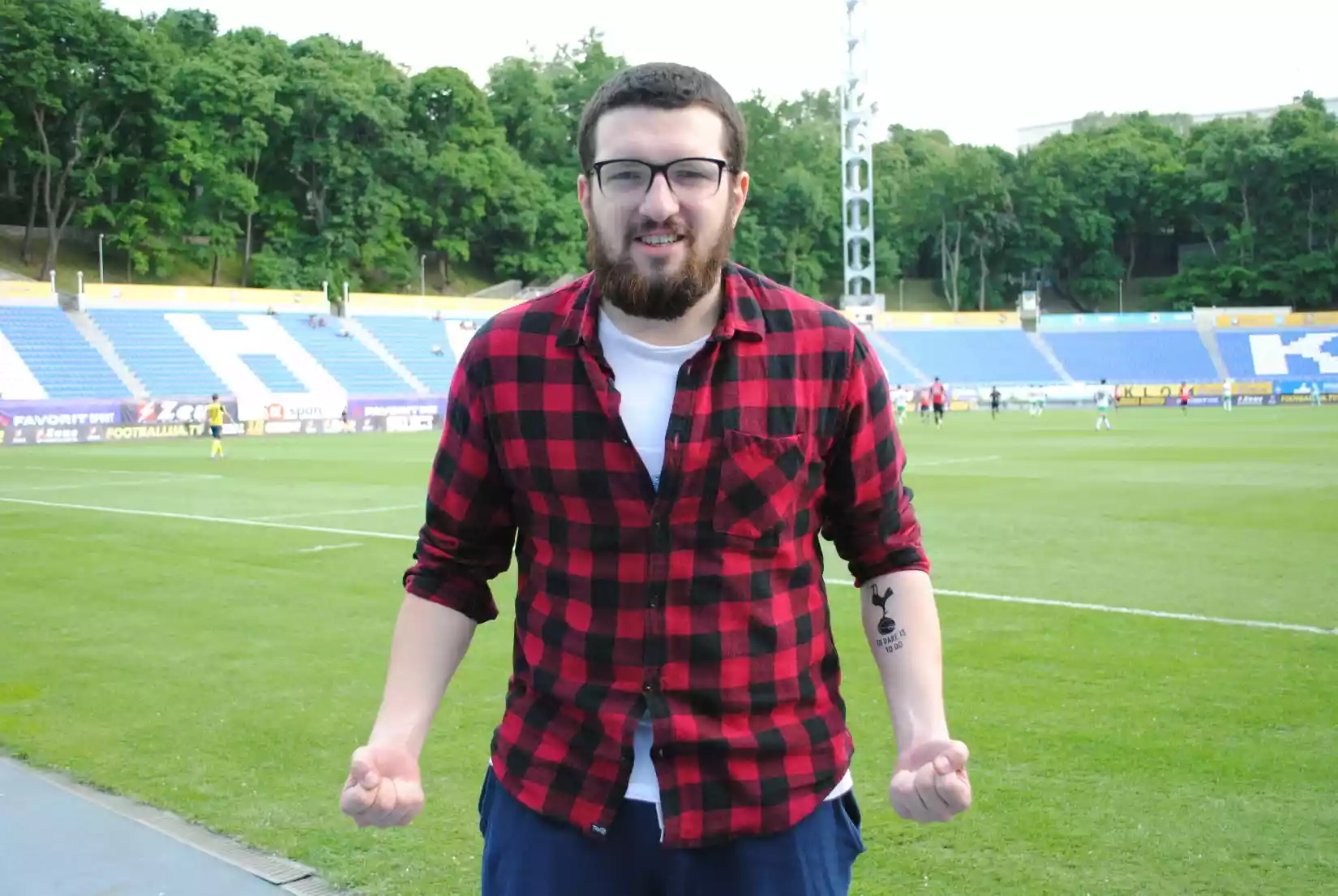 Спортивний журналіст Андрій Сеньків каже, що йому погрожує футболіст